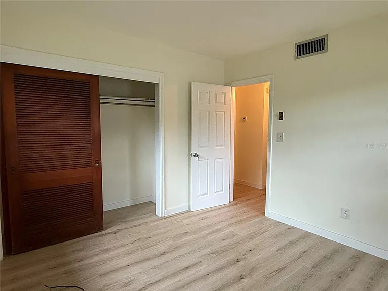 215 S West Shore Blvd — Photo 15