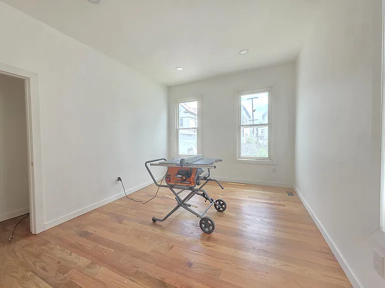 12 Delaware St #1 — Photo 2
