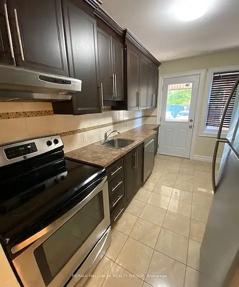 570 Gladstone Ave #1 — Photo 3