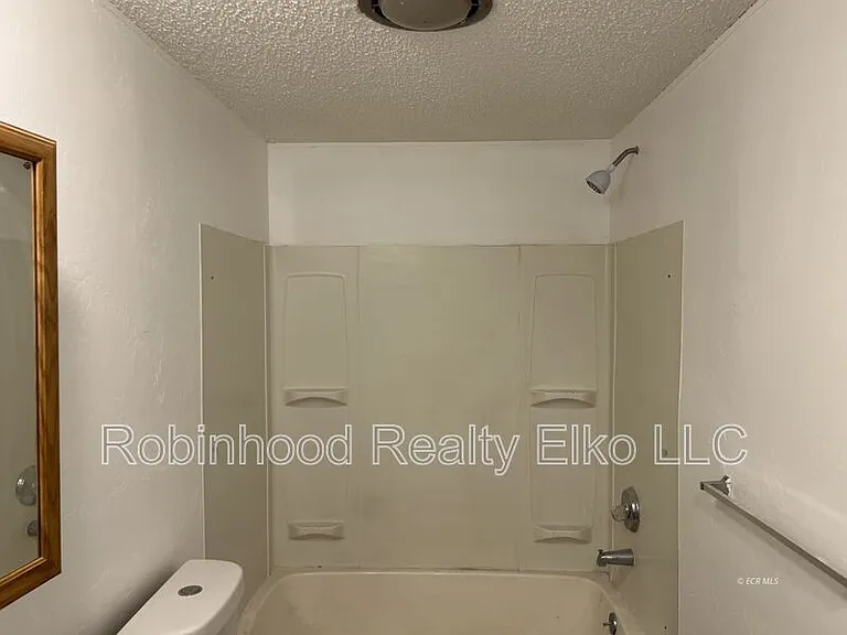 1006 Cedar St — Photo 27