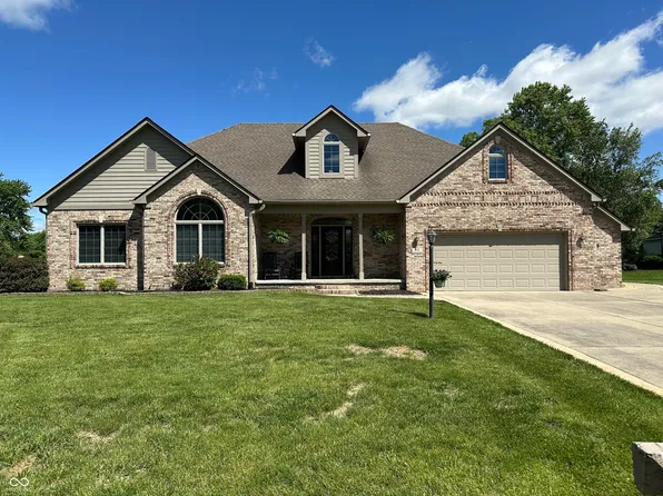 10 Sara Ct, Whiteland, IN 46184