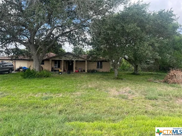 160 Hackberry Dr, Port Lavaca, TX 77979
