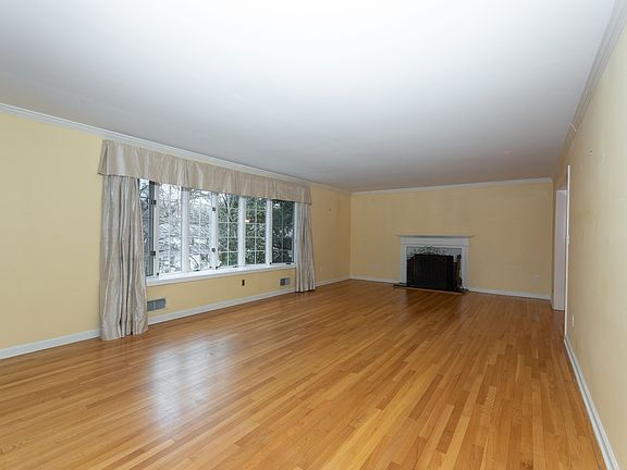 5 Shady Brook Ln Old Greenwich-print-012-021-Living Room-3936x2624-300dpi.jpg