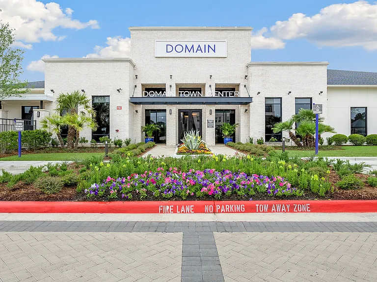 Domain Town Center — Photo 14