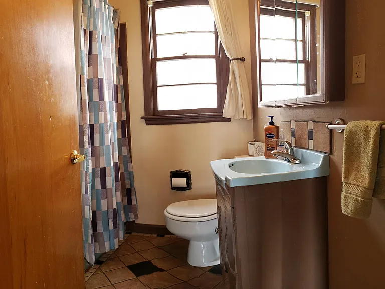 1307 Ord St — Photo 8