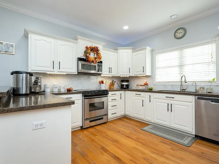 111 Roundstone Dr — Photo 11