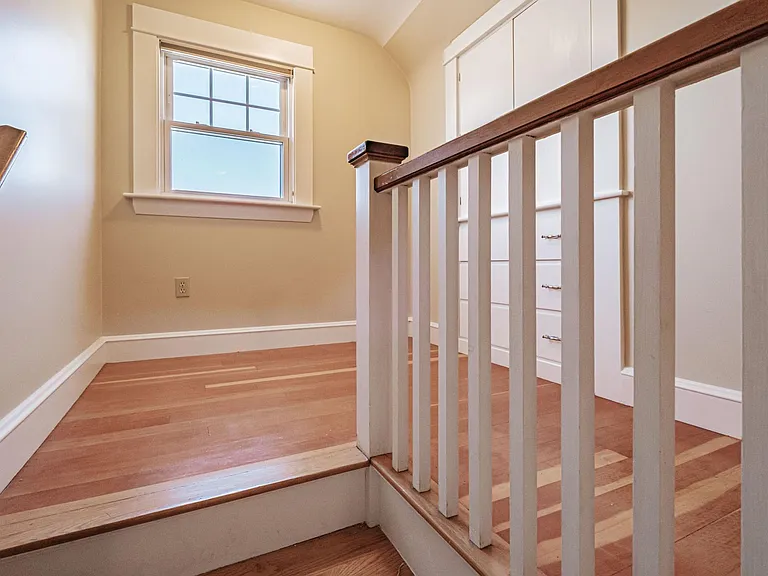 2nd floor landing