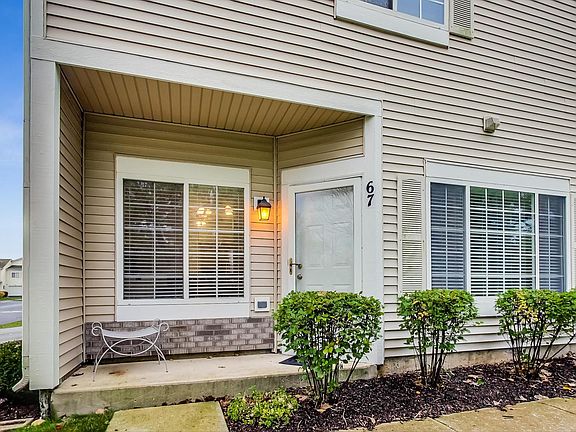 2nd image of 67 Braxton Ln #67