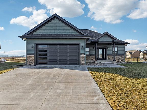 2nd image of 264 Falcon Ct
