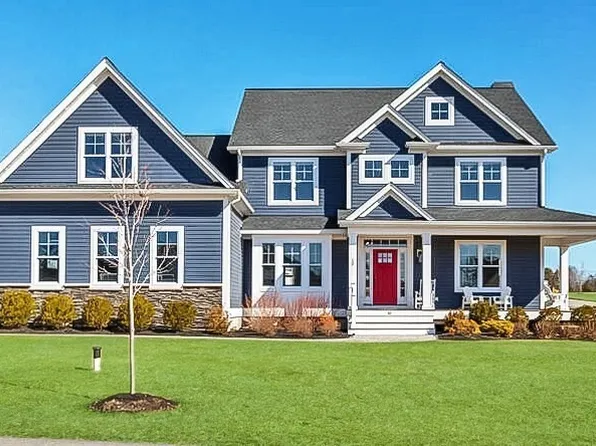 10 Rochambeau Ave, Wrentham, MA 02093