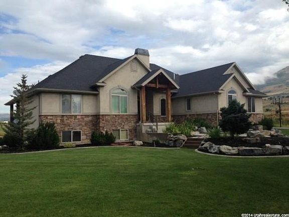 2nd image of 2643 N Sierra Dr