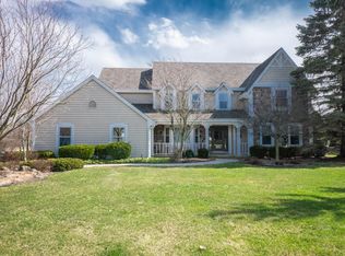 2811 W Woodfield Dr, Mequon, WI 53092