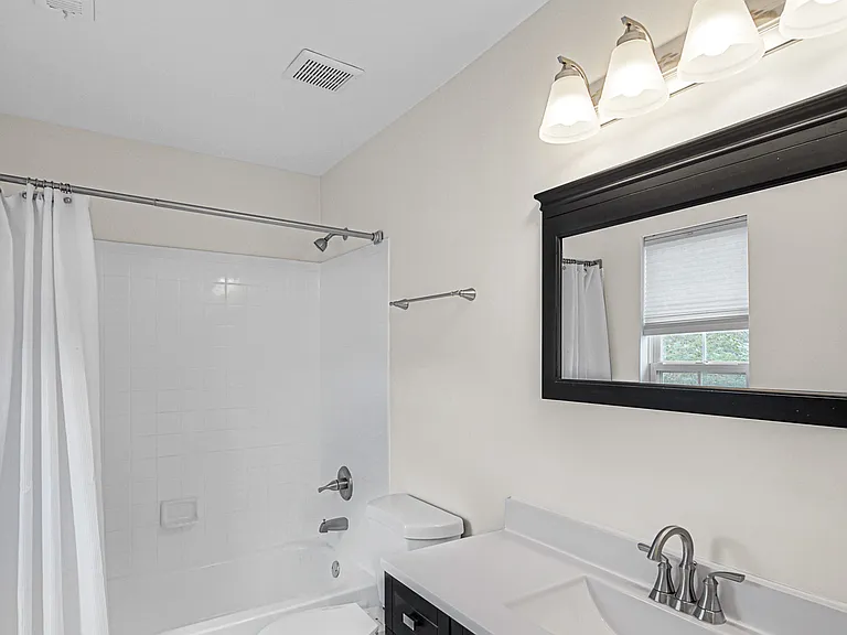 2588 Dickens Ct #2588 — Photo 15