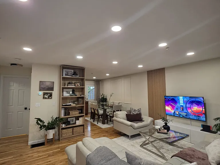 955 Pleasant St #4 — Photo 5