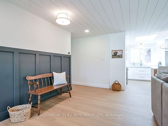4th image of 1078 Sunnidale Rd