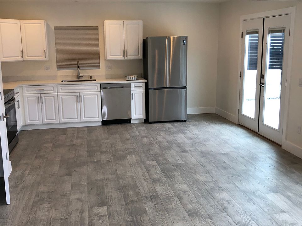 Kitchen & Living Area