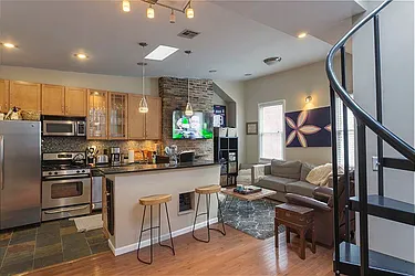 112 Morris Street, #10