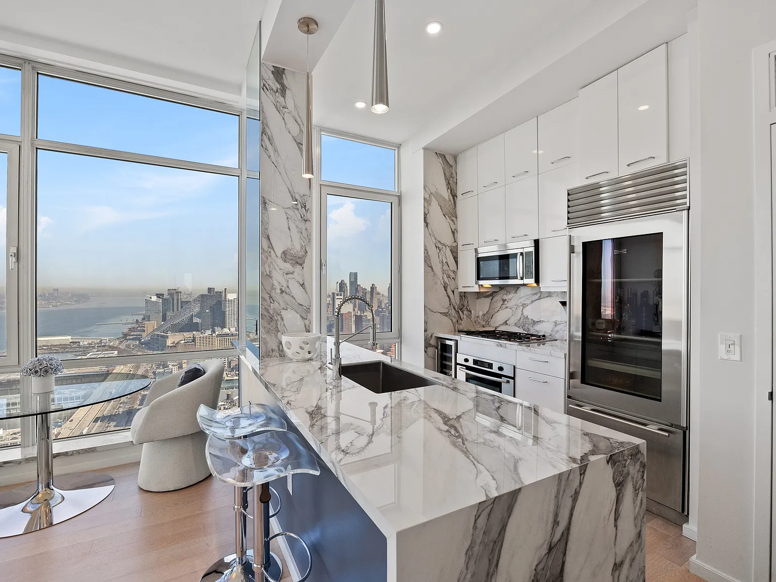 635 West 42nd Street — Photo 4
