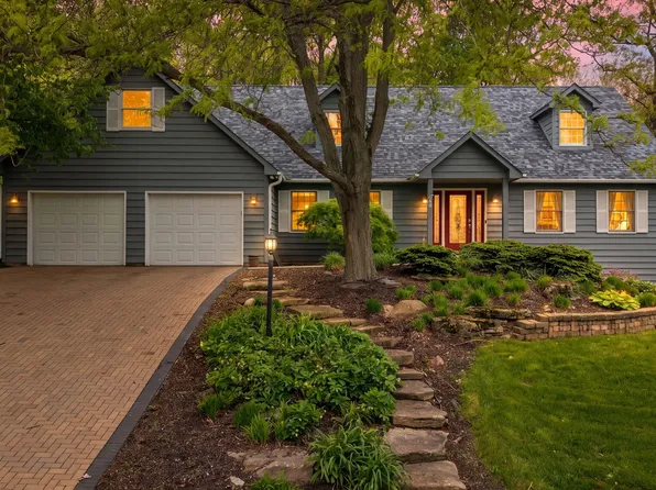 144 Westchester Ln, Valparaiso, IN 46385