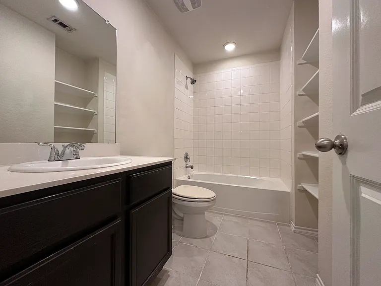 804 Meadow Wood Ln — Photo 11