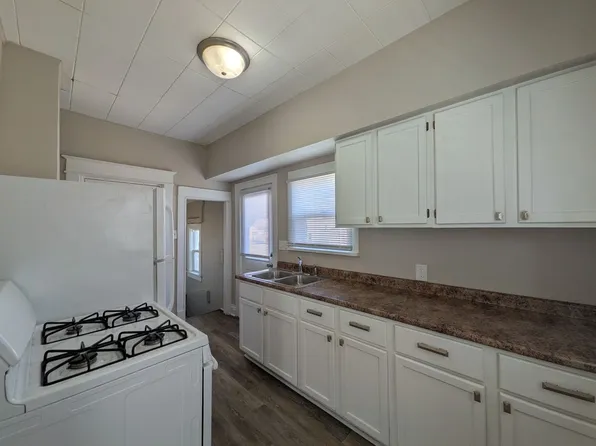 2634 E Walnut St, Des Moines, IA 50317