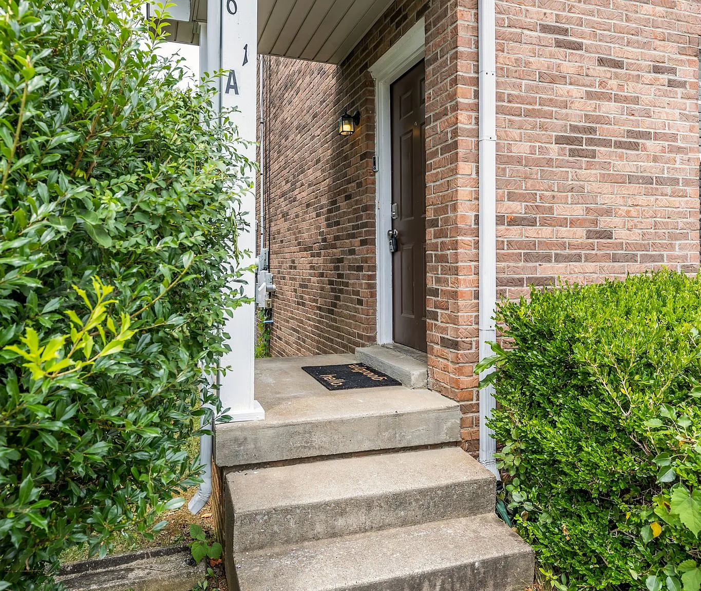 Furnished Turnkey Townhome in Clarksville Month-to-Month Rental — Photo 4