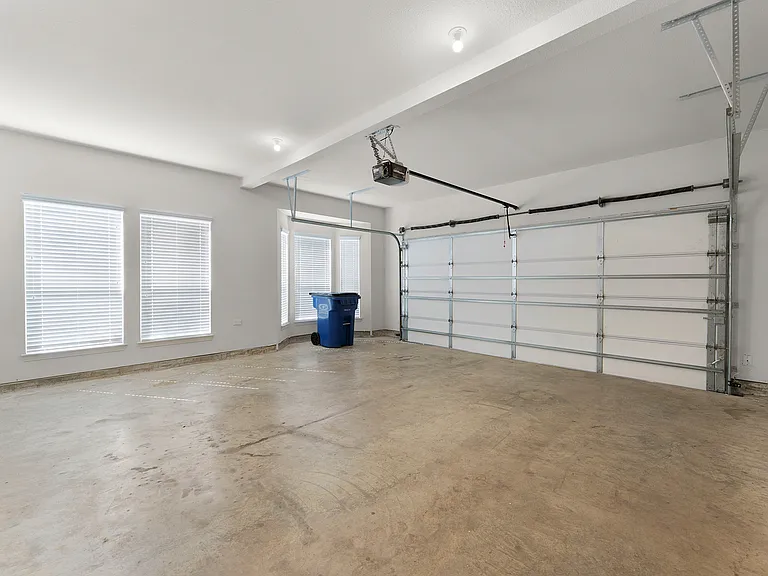 1209 Rogers Pkwy — Photo 25