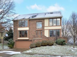 210 Kenrich Dr, Coraopolis, PA