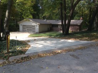 5604 N Oaktree Ln, Kansas City, MO 64118