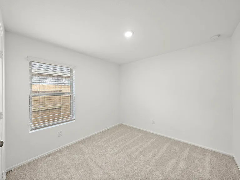 1524 Twilight Green Dr — Photo 14