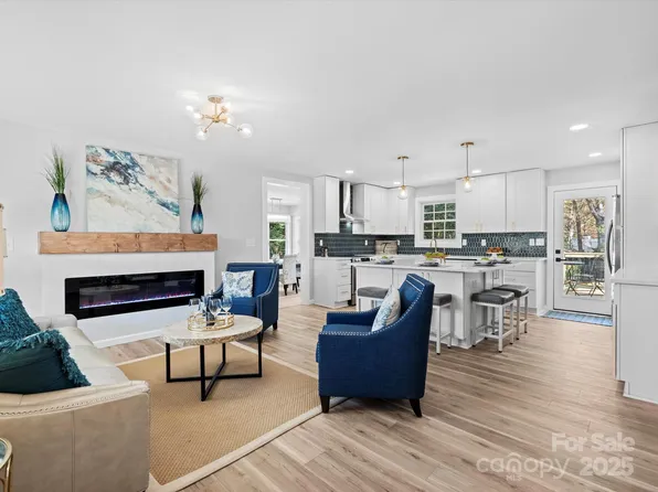 201 Seneca Pl, Charlotte, NC 28210