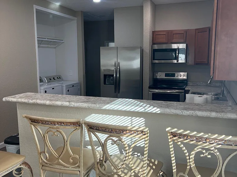 213 Pinecrest Dr — Photo 2