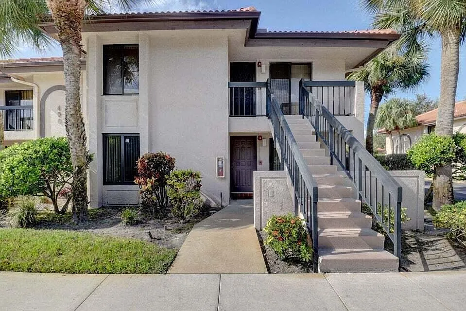 2 bed, 2.0 bath, 1200 sqft, $2,500 — Photo 2
