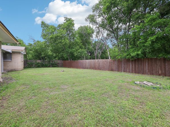 2115 Southridge Dr, Arlington, TX 76010