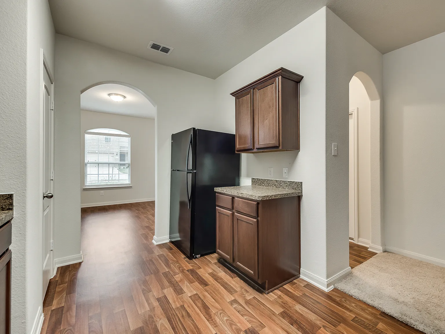 3 bed, 1561 sqft, $1,825 — Photo 4