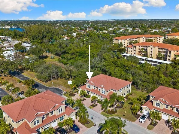5790 Harbour Club Rd APT 201, Fort Myers, FL 33919