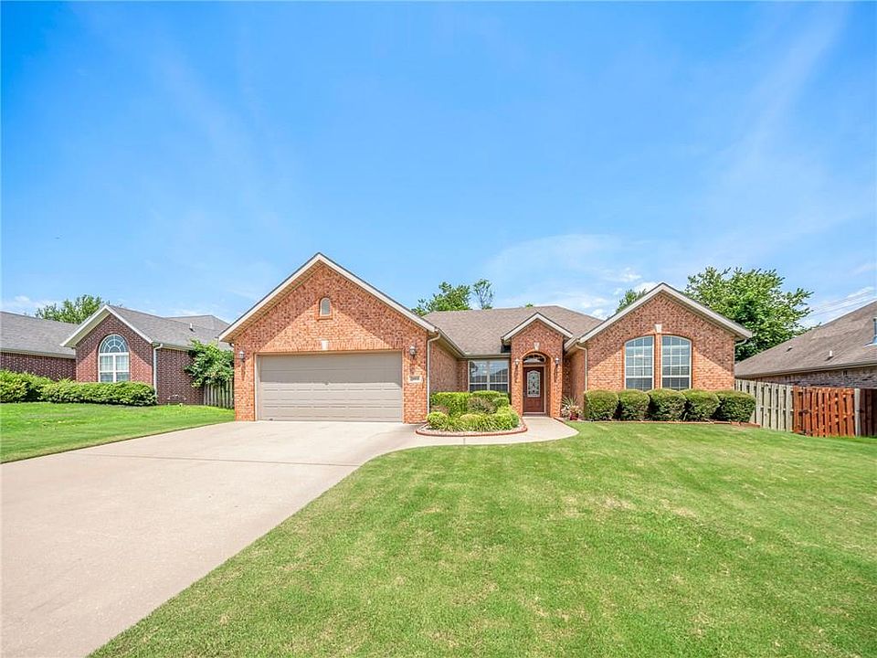 1st image of 3002 SW Camden Dr