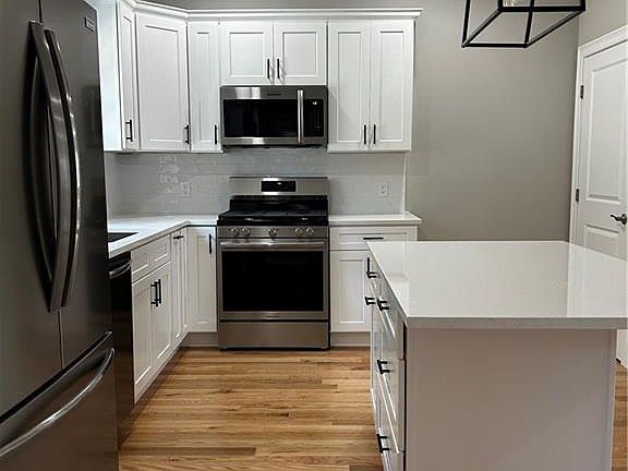 3rd image of 13 Kensington Way
