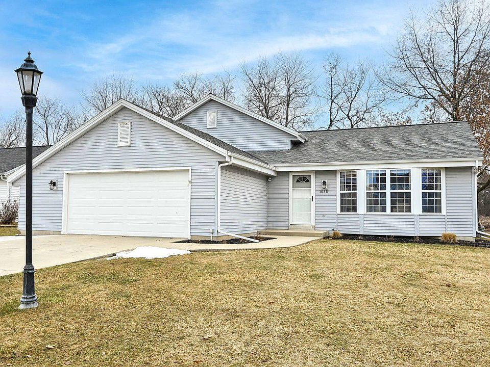 1088 Turnberry DRIVE, Pewaukee, WI 53072 Zillow