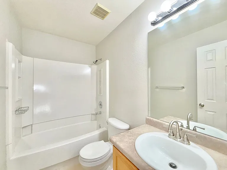 4899 Saddle Ridge Dr — Photo 16