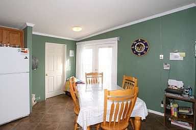 Breakfast room, 13 x 8