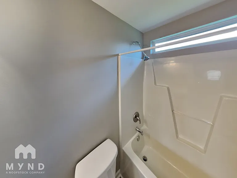 303 Holton Dr — Photo 22
