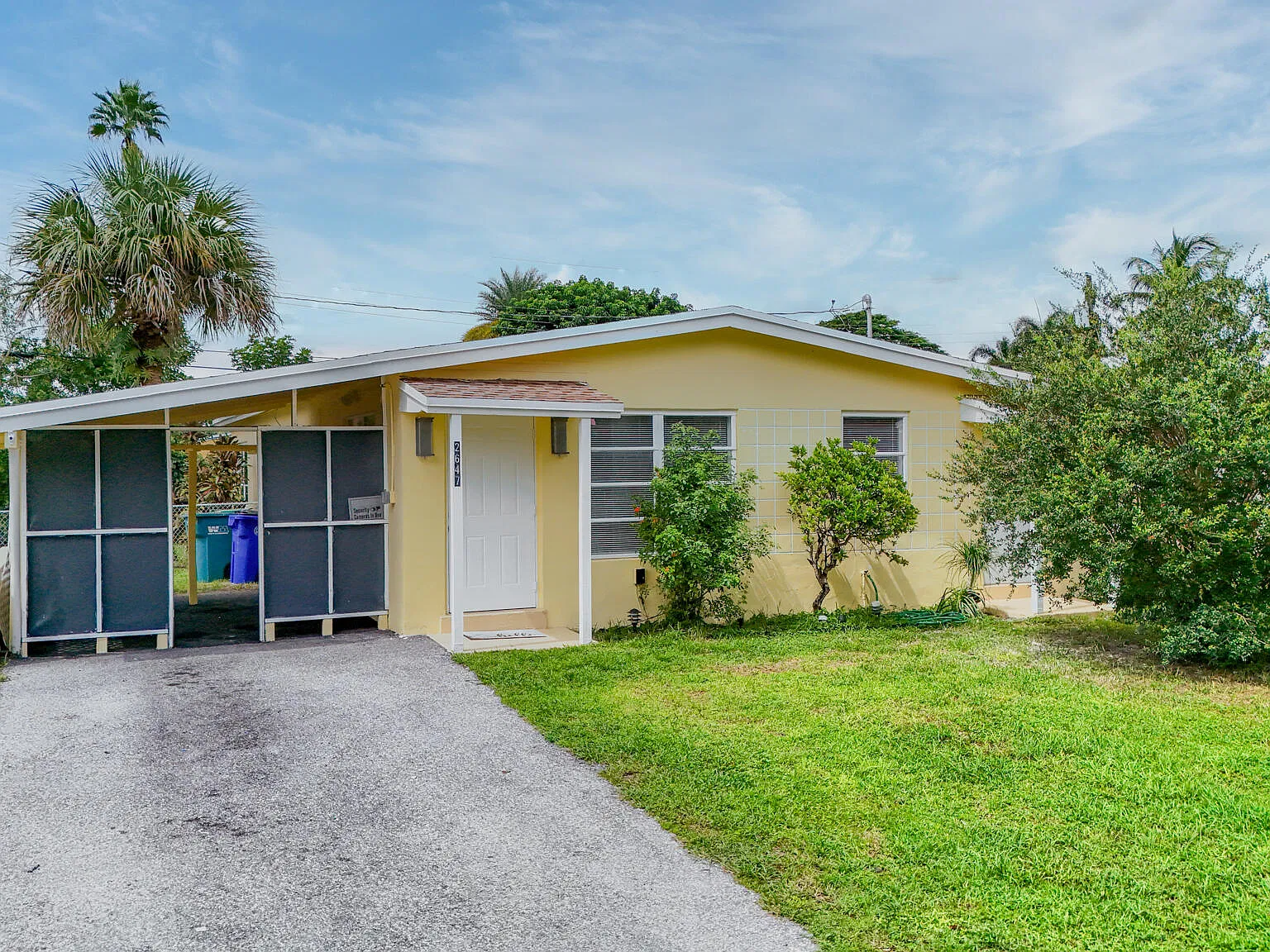 3 bed, 2.0 bath, 1503 sqft, $3,599 — Photo 2