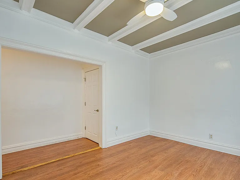 101 73rd St #25 — Photo 5