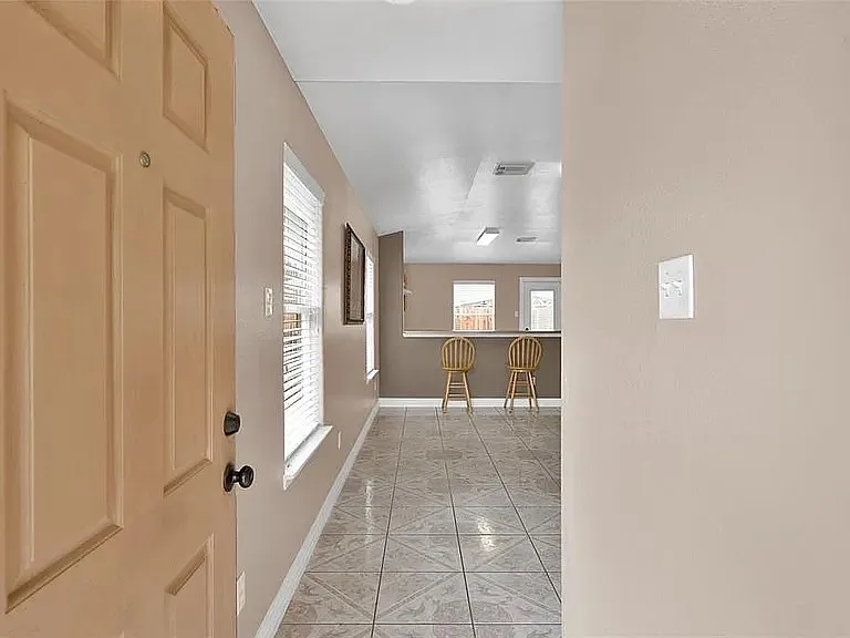 731 Remwick Dr — Photo 5