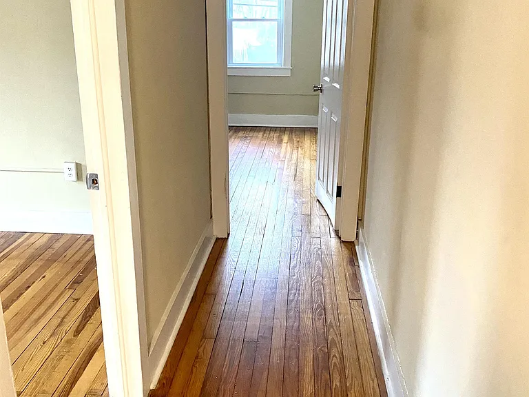 19 Center Streetsingle Family — Photo 6