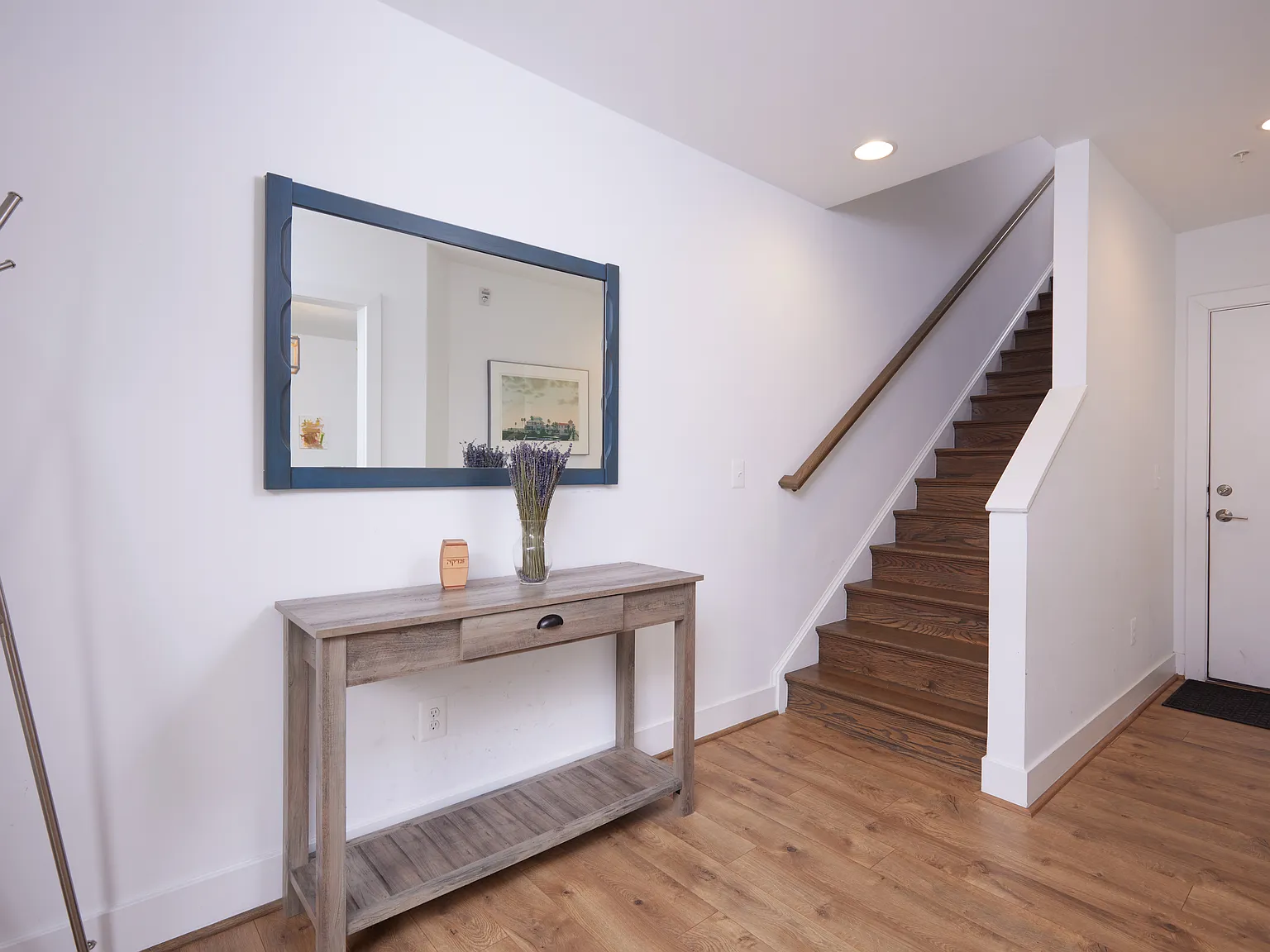 4 bed, 3.5 bath, 2375 sqft, $5,450 — Photo 4