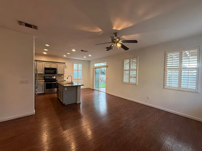 9732 Marianna Way — Photo 5