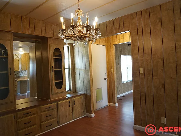 3605 Biltmore Ln — Photo 2