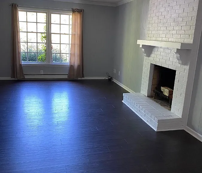208 Surrey Rd — Photo 4